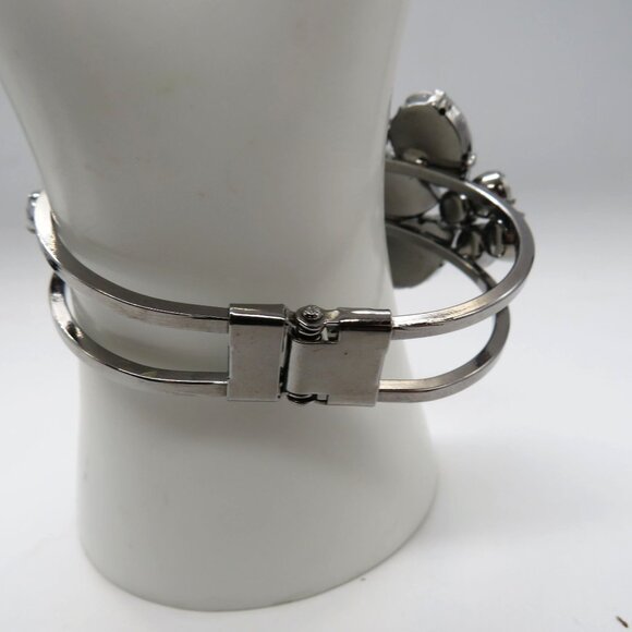 Vera Wang Bracelet Silver Tone Large Faceted Rhinestone Cluster Statement Bangle - Picture 2 of 16